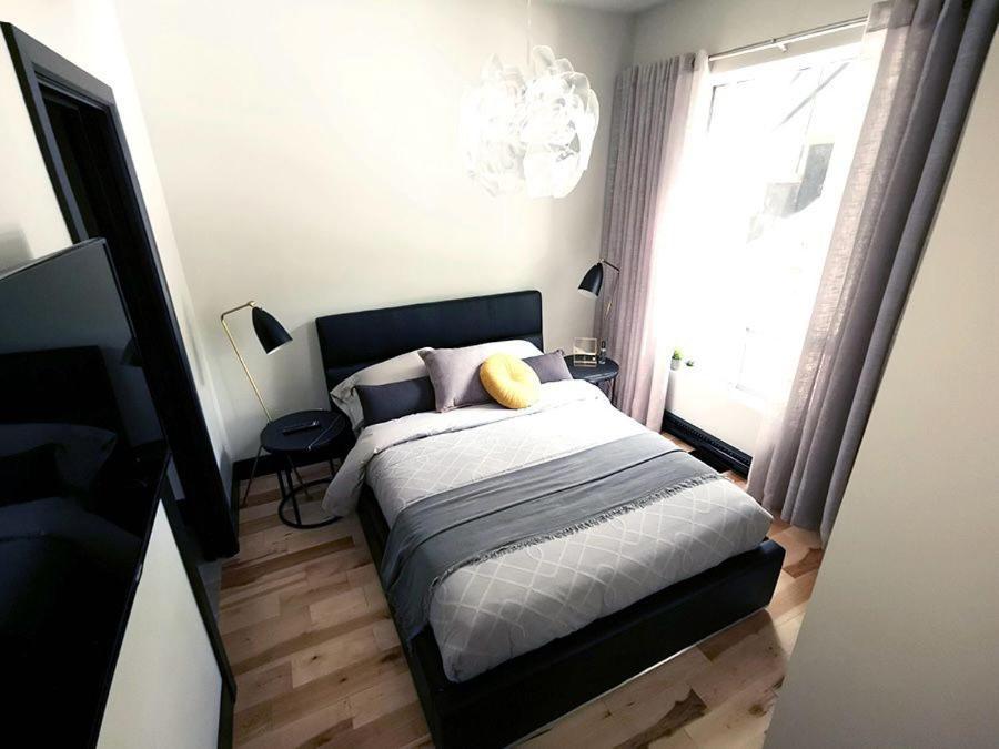 Private Room & Private Bathroom In Le Plateau มอนทรีอัล ภายนอก รูปภาพ