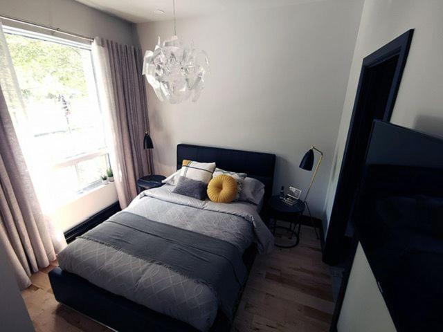 Private Room & Private Bathroom In Le Plateau มอนทรีอัล ภายนอก รูปภาพ