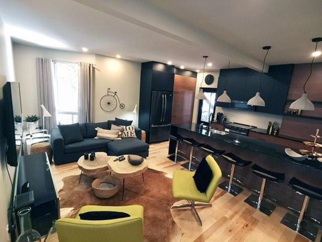 Private Room & Private Bathroom In Le Plateau มอนทรีอัล ภายนอก รูปภาพ